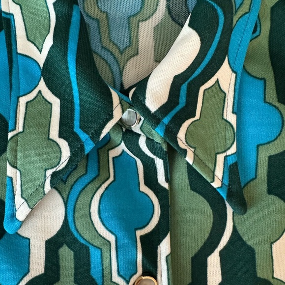 Vintage Neiman Marcus 70s Button Up Shirt Green Blue Polyester Size 10 / Medium - Picture 9 of 9